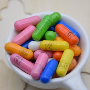 100 Kawaii Pill Capsule,Wish Faux Pill,Cute Blank Secrect Message Note In Pill,Happy Pills,Paper Message Scrolls,Pill Cabochon Bead Charms