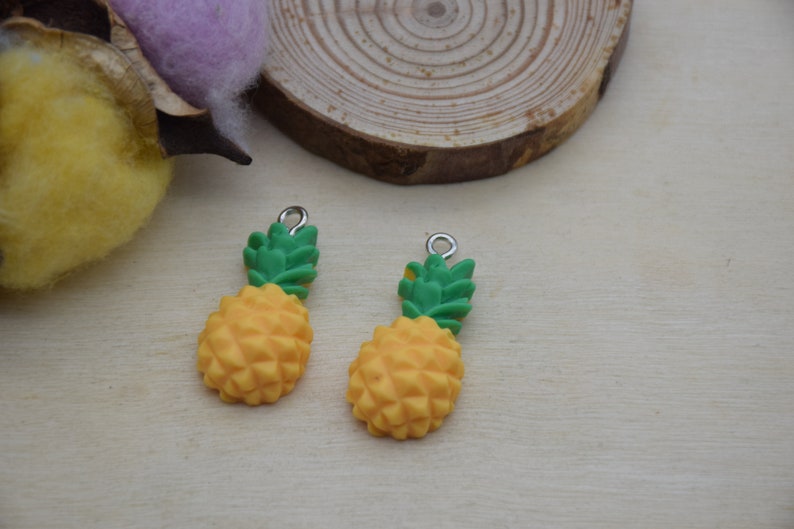 10pcs Yellow Resin Pineapple Pendants Fruit Cute Charms Jewelry Crafting 32~33mm 10pcs Yellow Resin Pineapple Pendants Fruit Cute Charms Jewelry Crafting 32~33mm