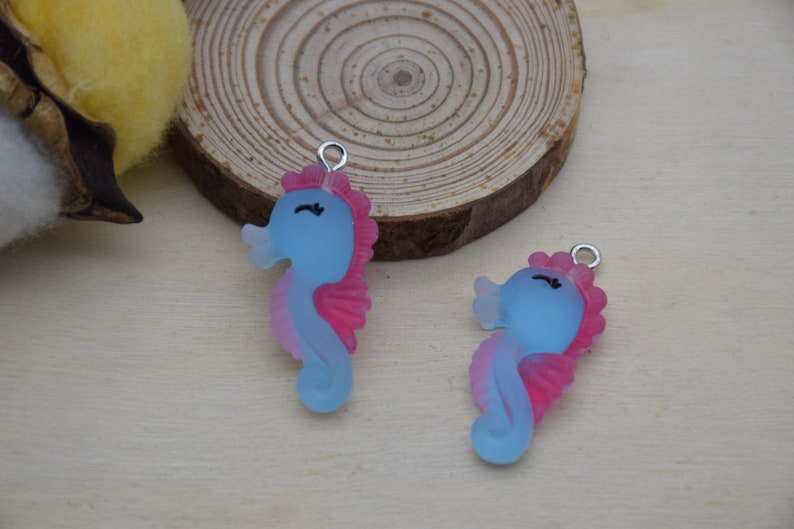 10 Resin Adorable Hippocampus Charms Earring Necklace Bracelet Bead Pendants DIY Jewelry Decoden Cabochon Keychain Accessories 33x16mm