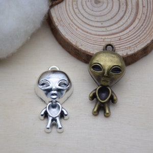 Metal UFO Alien Pendant,Charm For Jewelry Making,DIY Craft Supplies,Necklace Bracelet Earring Decoration Ornaments,Design Embellishment