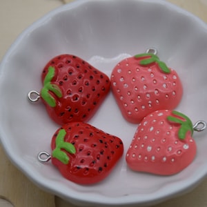 10 Resin Adorable Strawberry Fruit Charms Earring Necklace Bracelet Bead Pendants DIY Jewelry Decoden Cabochon Keychain Accessories 28x24mm