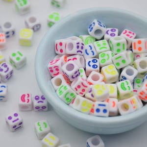 50 Plastic Beads White Beads With Mix Color Mix Emotion Acrylic Cube Bead Charm For Jewelry Making DIY Craft Square Bead Bracelet 6mm