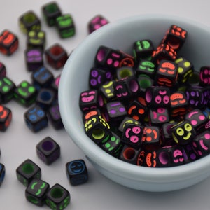 50 Plastic Beads Black Beads With Mix Color Mix Emotion Acrylic Cube Bead Charm For Jewelry Making DIY Craft Square Bead Bracelet 6mm