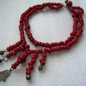 Vintage old antique vivd red glass coral-like necklace with silver tone hamsa