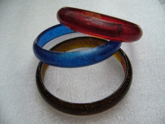 Vintage plastic red blue and brown bangles with I… - image 4