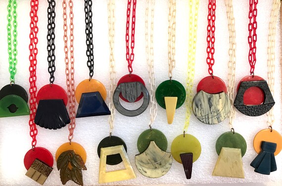 Vintage bakelite,celluloid & galalith pendant nec… - image 4