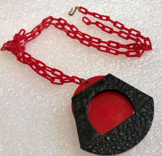 Vintage bakelite,celluloid & galalith pendant nec… - image 2
