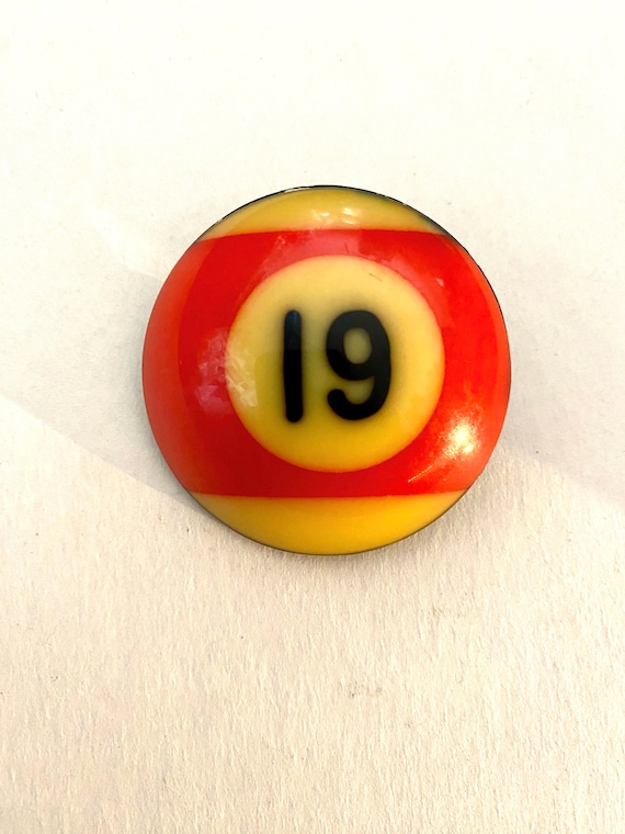 Vintage Bakelite Catalin Billiard Pool Ball pin br