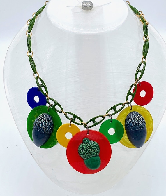 Vintage bakelite acorns necklace