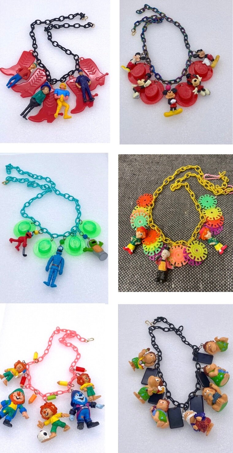 Collier Fantaisie Vintage Métal Avec Breloques - Occasion