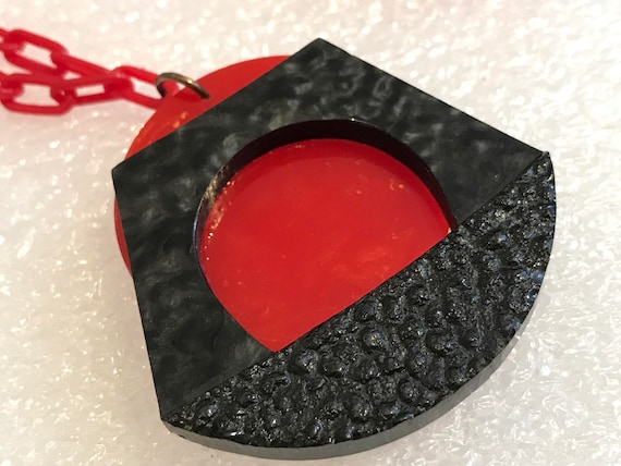 Vintage bakelite,celluloid & galalith pendant nec… - image 1
