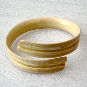 Vintage Galalith lightweight adjustable snake bracelet bangle - bakelite era