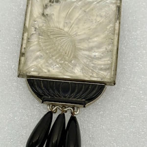 Vintage 1930’s hand carved Czechoslovakia glass pendant necklace