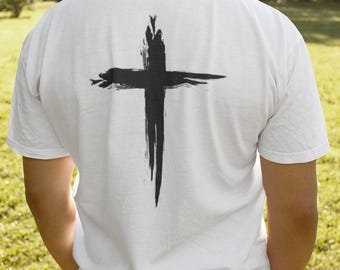 Minimalistisch T-shirt met christelijk kruis, penseelstreekontwerp