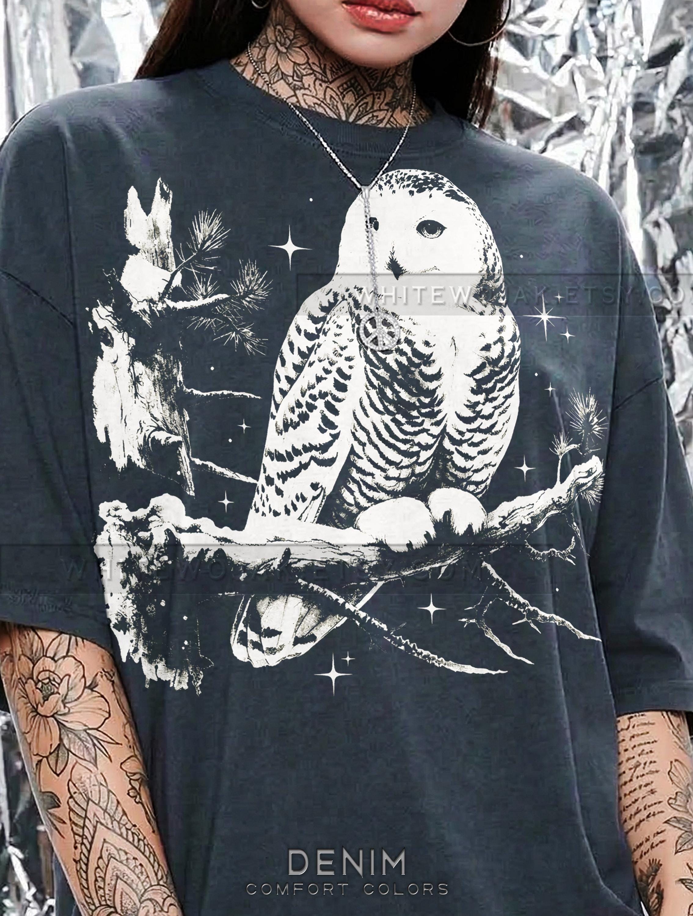 Vintage Snowy Owl 90S Graphic Style Comfort Colors&reg; Tshirt, Animal Lover Retro Bird Faded Tees, 