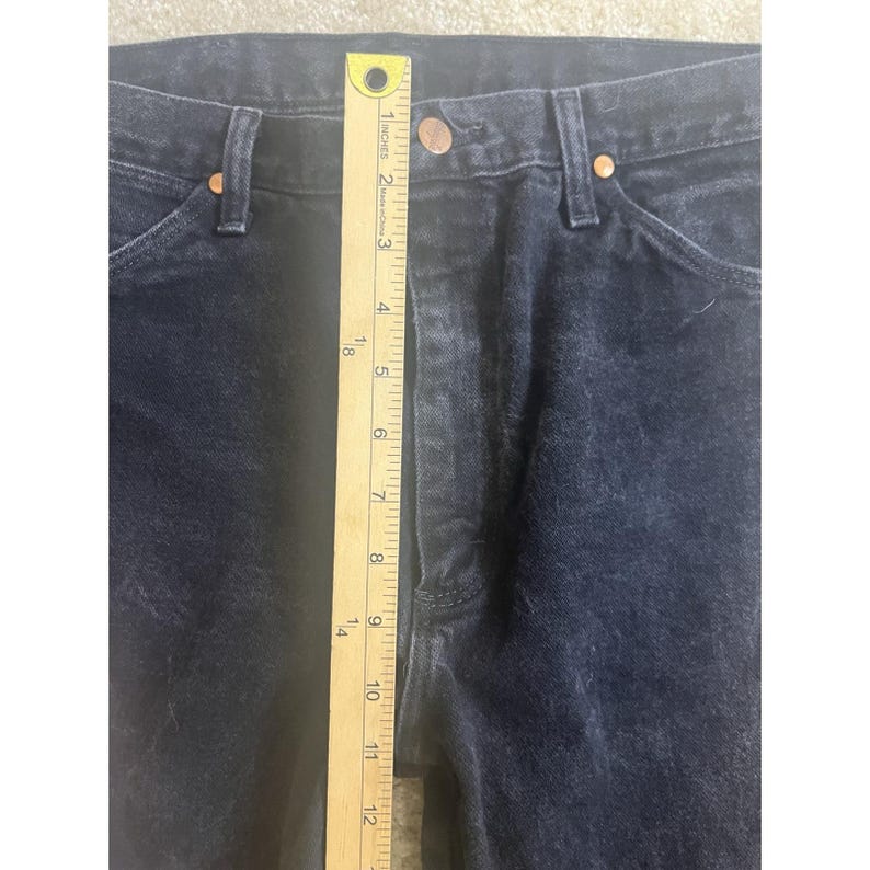 Calça jeans vintage Wrangler preta, modelo Y2K, tamanho masculino 33x36, estilo western retrô. imagem 6