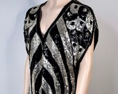 Vintage 80 s GRAPHIC Metallic Silver Black Deco Peacock Kaftan Tunic Top S M L