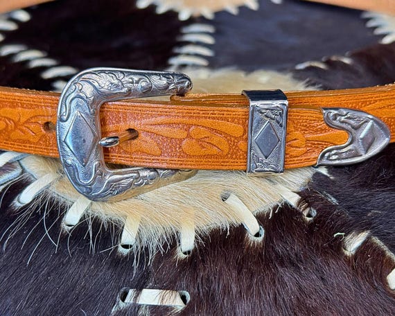 Vtg Handmade Cognac Braided Tooled Western Leather Belt 28\