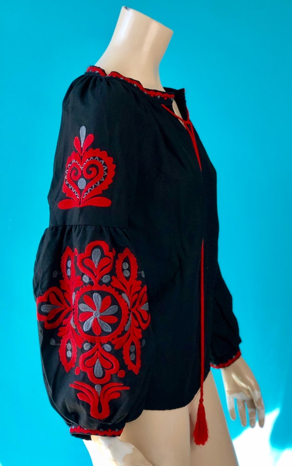Vintage 70s DeadStock Ethnic Embroidered Vyshyvank