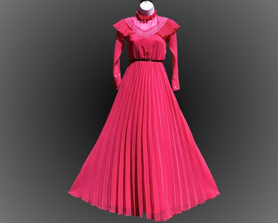 70s High Neck FUCHSIA HOT Pink Victorian Maxi Dress / Vintage Boho  Accoridpleat Maxi Dress / Lace and Chiffon Formal Party Dress / Xs Xxs -  Etsy Hong Kong