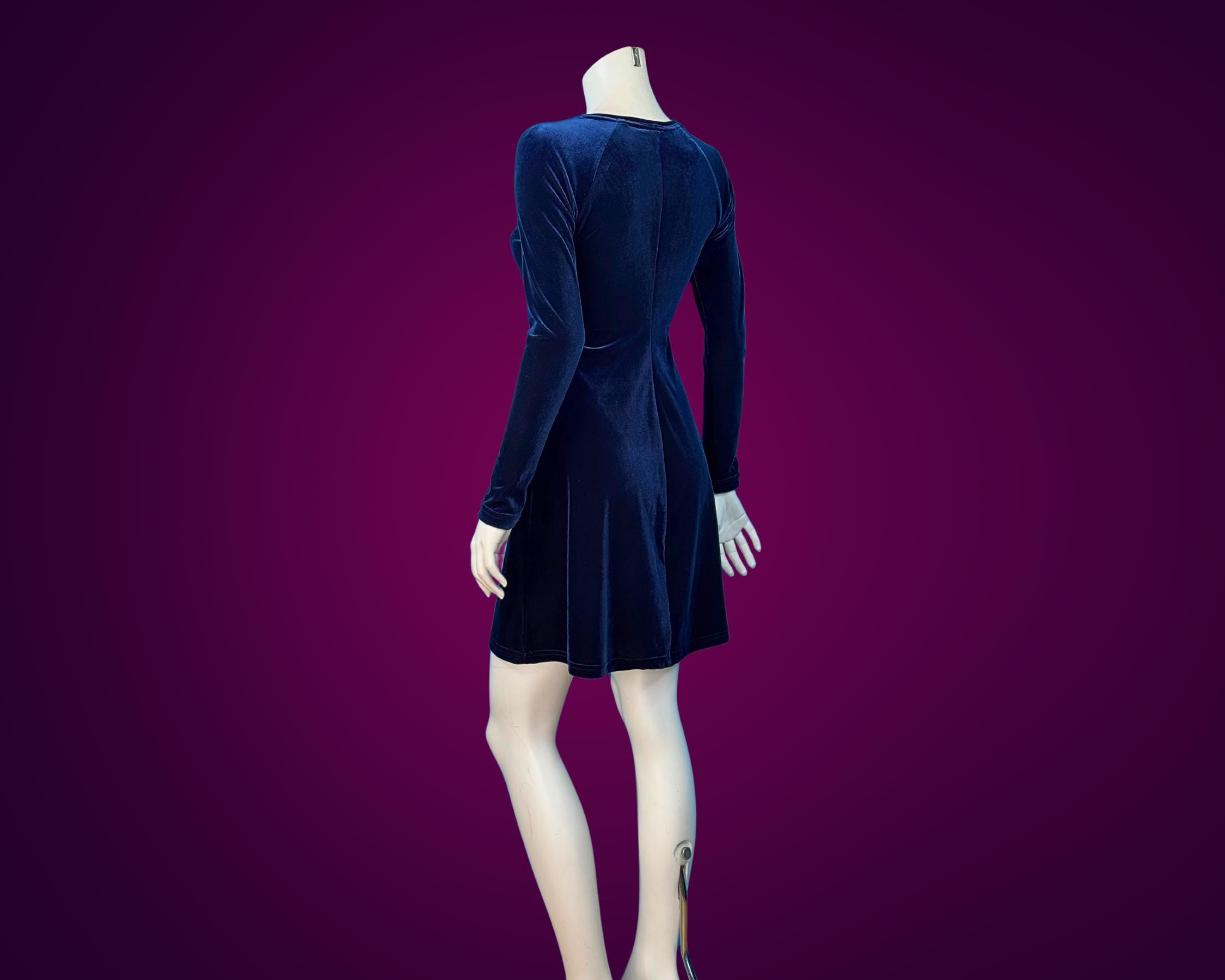 beaded shirt dress Hand 'Nebula' T-shirt – Viviers Studio Elevate your daytime dressing Princess Margaret in Dior pre-fall-2025 Size:US 7 / EU 38