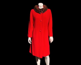 60s RED Wool FUR Collar Swing Coat / Vintage 1960s MCM Vibrant Winter Coat / Medium Large