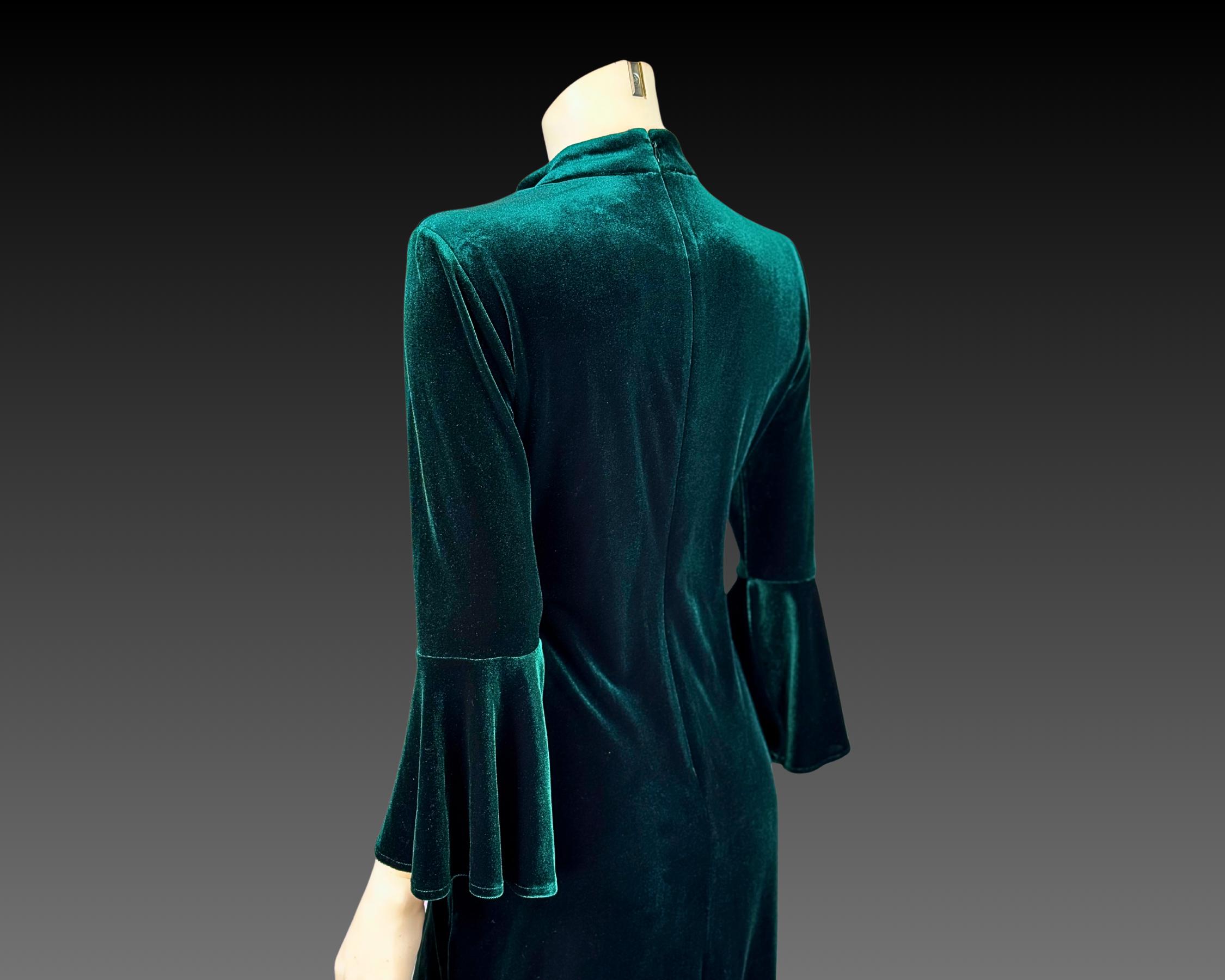 90s Green Velvet Choker Neck Bell Sleeve Cocktail Party Dress / S