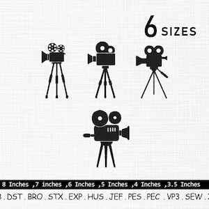 Może przedstawiać: Czarne ilustracje sylwetek zabytkowych kamer filmowych na statywach. Obraz zawiera tekst "6 SIZES" oraz wymiary w calach, od 8,9 cm do 20,3 cm. Na dole obrazu wymieniono formaty plików haftu.