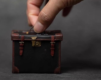 1/6 Scale Miniature  Leo Suitcase/Weapon Box /Leather Case