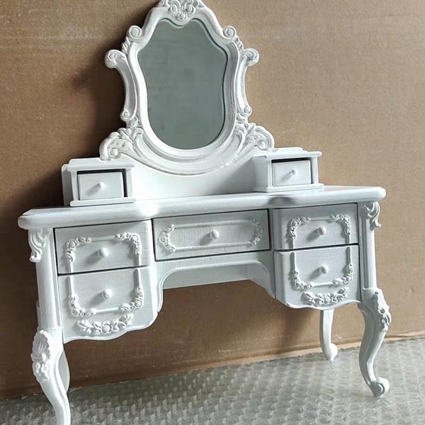 Miniatuur make-upset op schaal 1/6: kaptafel en krukje voor poppenhuis