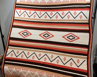 Vintage, handgefertigte Häkeldecke im afghanischen Stil, groß, Südwest-, Western-, Landhaus- und Boho-Stil
