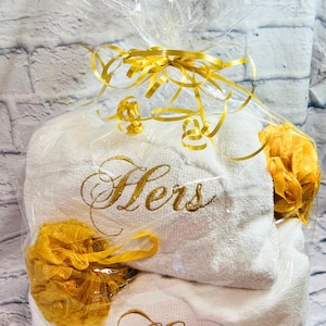 Personalized perfect gift/ Embroidered His and Hers /Mr or Mrs bath towels/ wedding gift/ any occasion gift/ anniversary gift