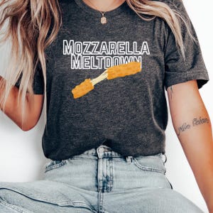 Camiseta unisex &quot;Mozzarella Meltdown&quot;, camiseta gourmet, ropa informal, regalo para amantes del queso, camiseta gráfica de moda, moda gourmet