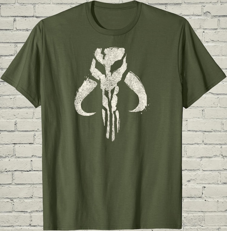 Mandalorian Icon Graphic Shirt, Retro Star Wars Galaxy Edge Vacation Tee, Geeky Sci Fi Movie Fan Birthday Gift For Him bild 4
