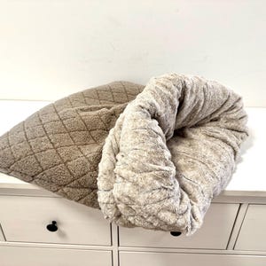 Dreamy dog sleeping bag dog bed soft warm cozy fluffy faux fur dog basket pet bed cuddle bag