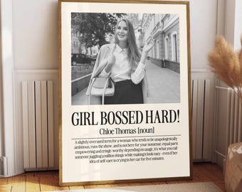 Stampa personalizzata con la definizione di Girl Boss: arte murale personalizzata e stimolante