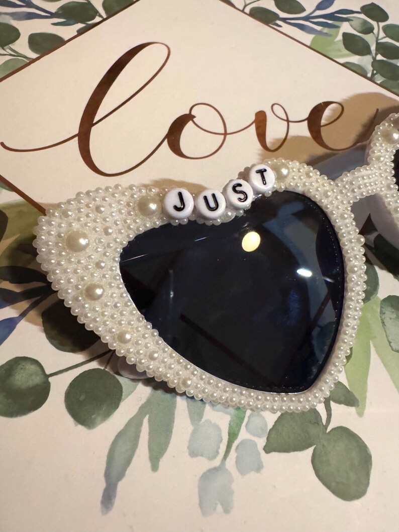 “Just Married” (ivory) close up