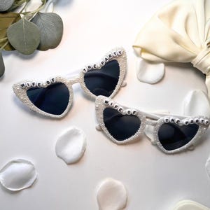Wife of the Party Bride Sunglasses – Ivory White Pearl Heart Shades for Bachelorette Party, Bridal Shower, Wedding Accessories, Bride Gifts