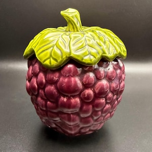 Vintage Grape Jam Jar with Leaf Lid – Whimsical Fruit Ceramic Kitchen Decor