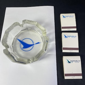 Republic Airlines Glass Ash Tray w/Matchbooks 1980s Vtg Ashtray Goose Northwest