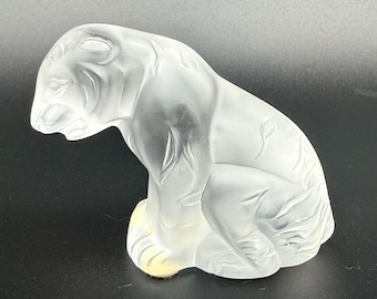 Lalique 1205600 Tigre Bengale Assis Crystal Sitting Bengal Tiger Figurine, Signed France