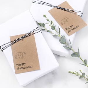 Étiquettes cadeaux de Noël - ours géométrique - étiquettes kraft - étiquettes brunes - carte recyclée - Noël - touche finale - étiquettes cadeaux modernes