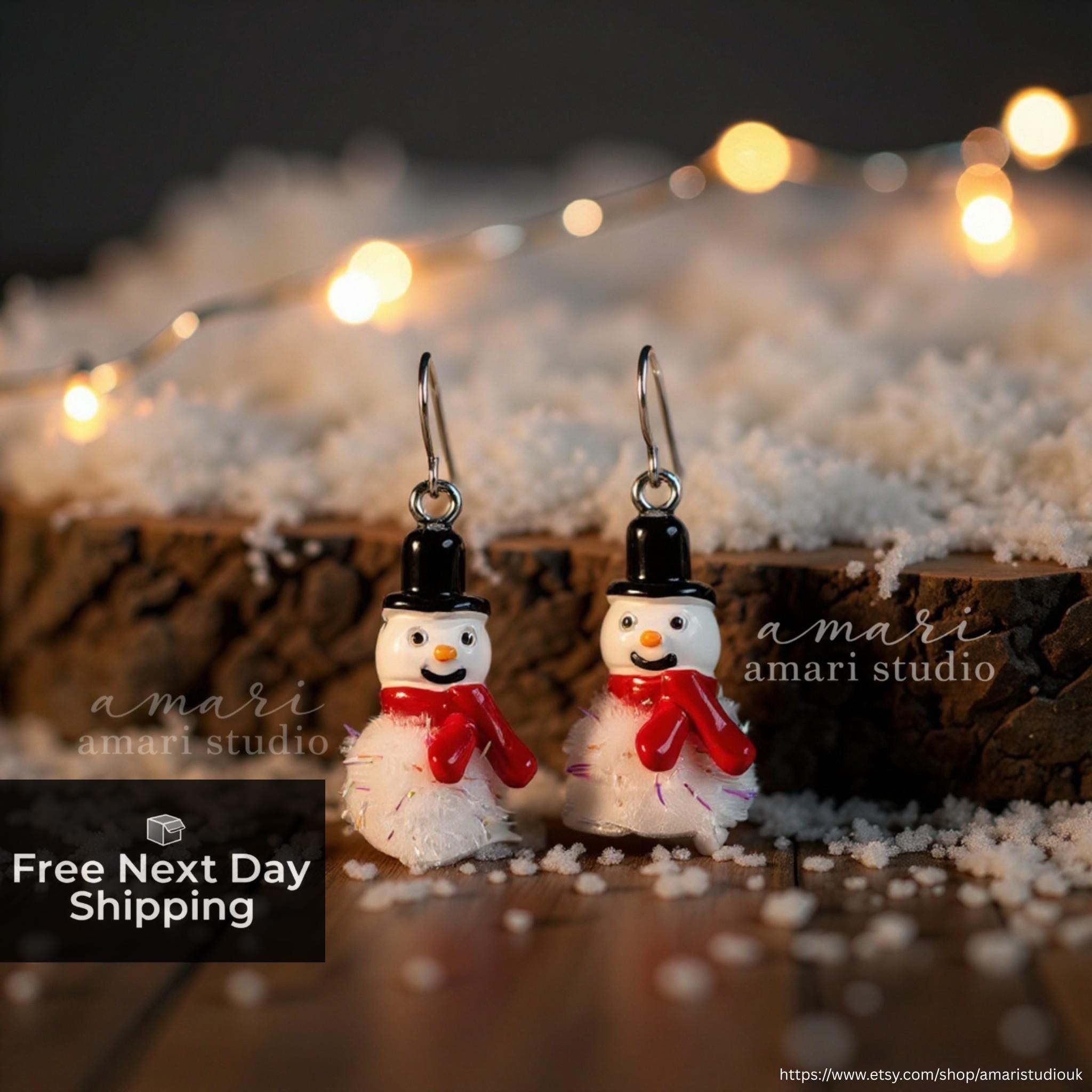 クリスマスチェーンピアス イヤリング 雪だるま×ヒイラギ クリスマスチェーンピアス イヤリング 雪だるま×ヒイラギ