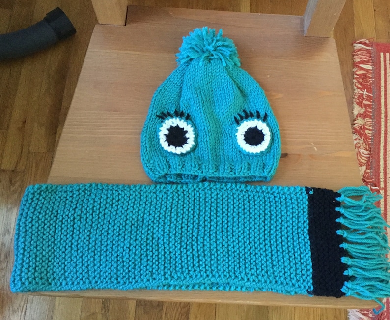 hand knit baby cloth gift under 10 Christmas gift ideas baby winter fashion baby hat fingerless hand warmer set