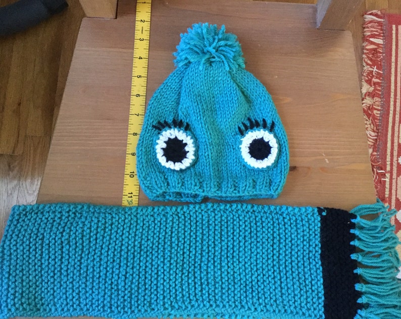 hand knit baby cloth gift under 10 Christmas gift ideas baby winter fashion baby hat fingerless hand warmer set