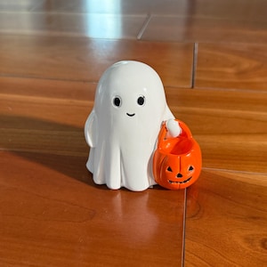 Figura de fantasma blanco de resina, decoración de Halloween espeluznante y adorable. pumpkin ghost2