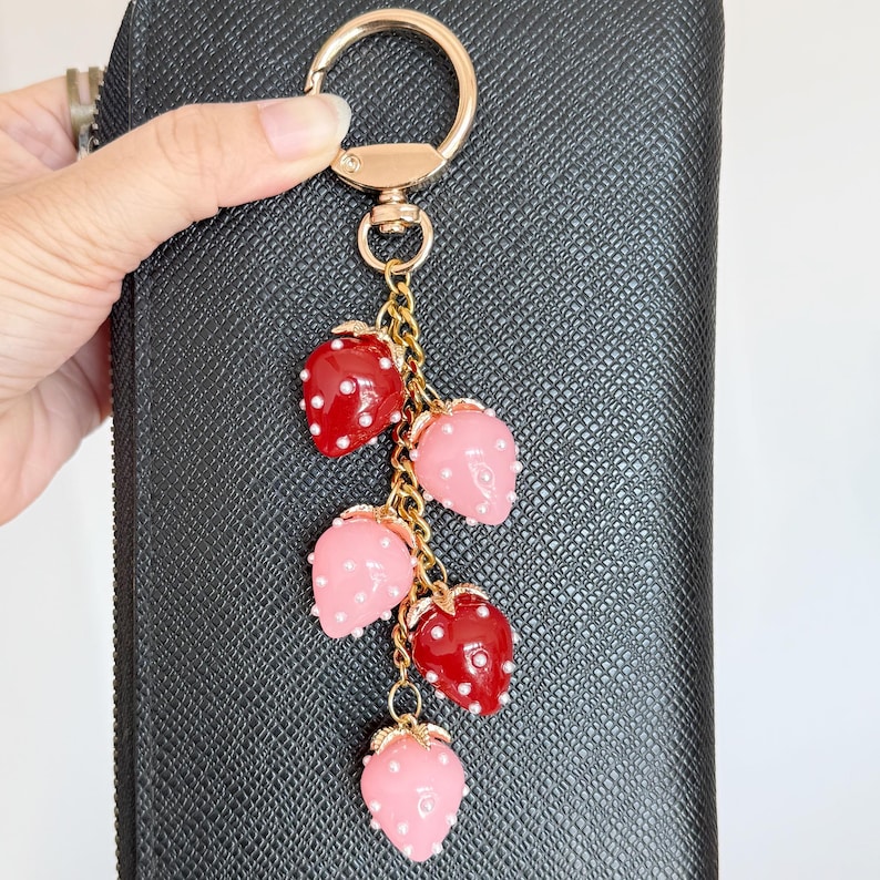 Portachiavi a forma di fragola con perline: ciondolo a forma di conchiglia dorata per borsa resin pink & red
