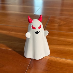 Figura de fantasma blanco de resina, decoración de Halloween espeluznante y adorable. demon ghost