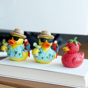Jimmy Buffett Tribute Duck Figurine: Whimsical Resin Desk Decor