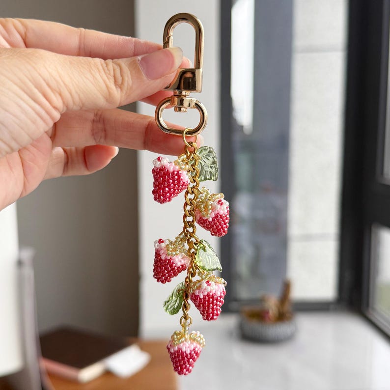 Portachiavi a forma di fragola con perline: ciondolo a forma di conchiglia dorata per borsa beaded red styel2